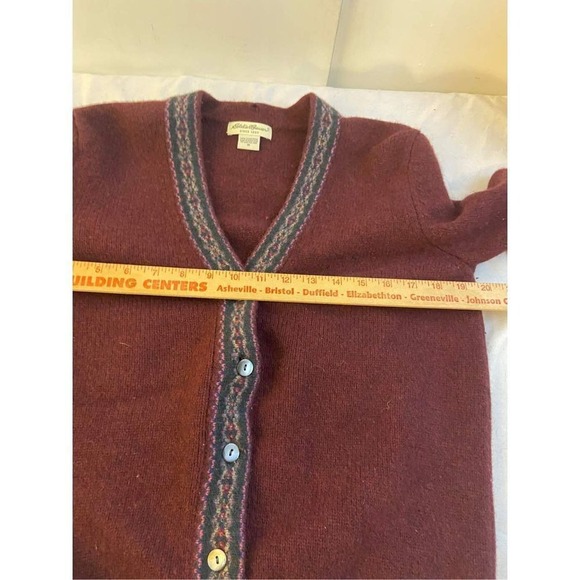 Eddie Bauer 100% Lambswool Sweater Burgundy Medium M Hong Kong VTG Cardigan - Picture 3 of 4
